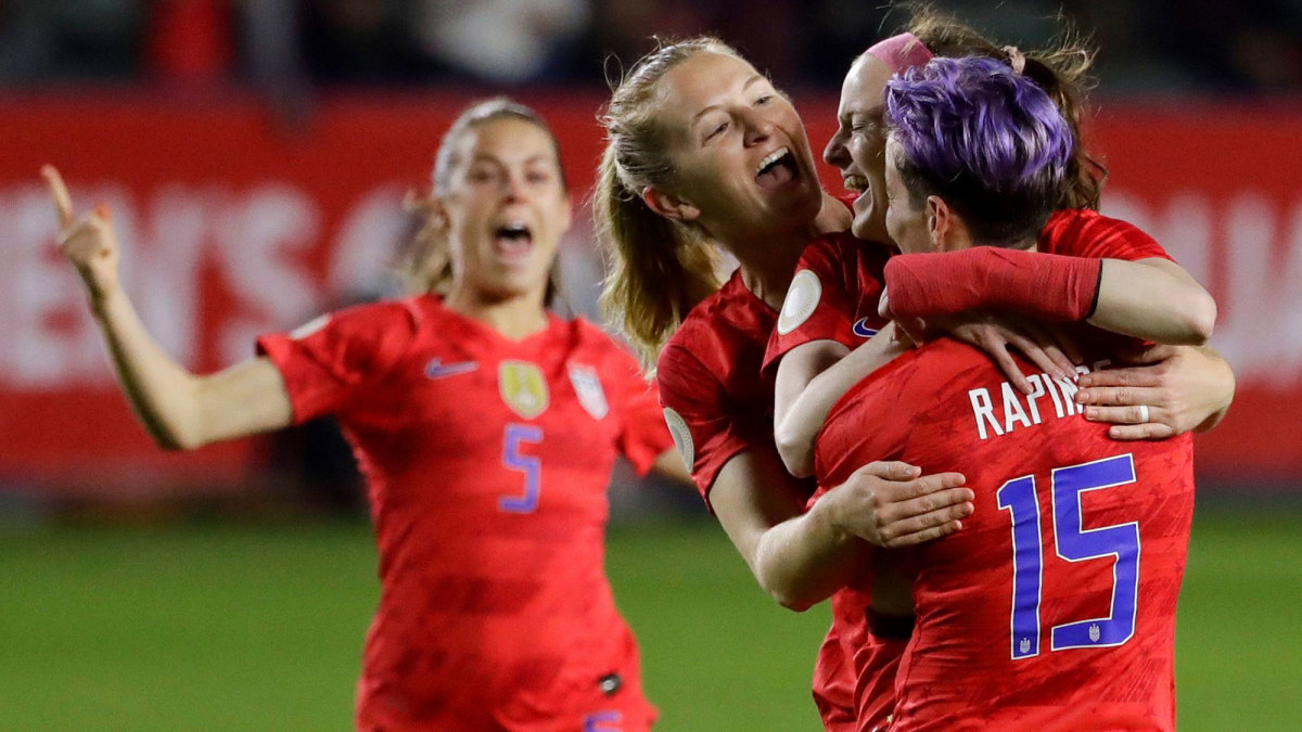 Rose Lavelle scores for the USA vs Mexico